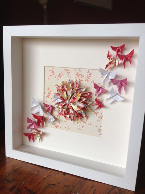 Origami Butterfly Wall Art, Origami Wall Decoration, Framed Origami Art, Wall Origami, Simple Origami Flower, Origami Display, Origami Frame, Framed Origami, Origami Flowers Diy