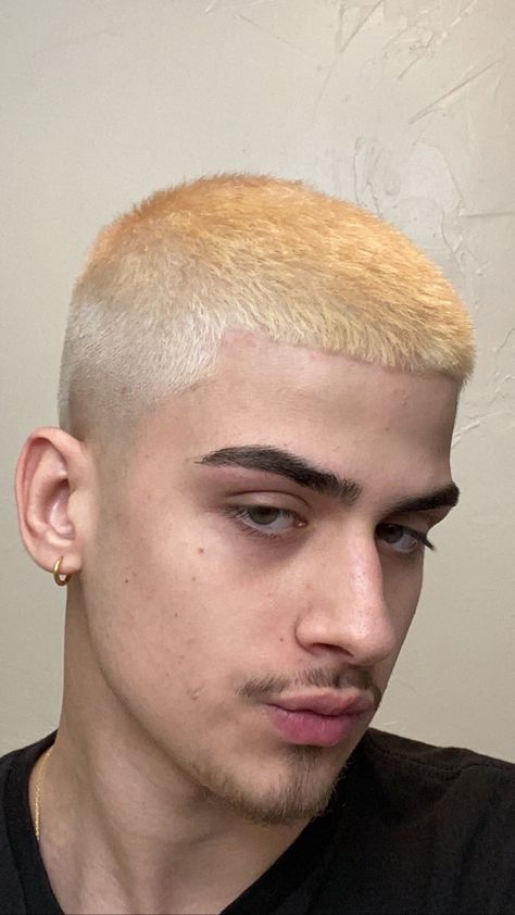 Short Coloured Hair Men, Buzzcut Colored Hair Men, Buzzcut Dyed Hair Men, Bleach Buzzcut, Bleached Buzz Cut Men, Buzzcut Colored Hair, Blonde Buzzcut Men, Bleached Buzz Cut, Blonde Hair Black Eyebrows