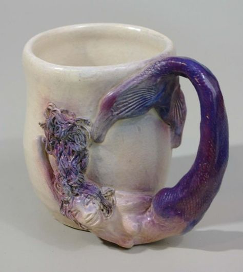 mermaid mug. Mermaid Mug Ceramics, Mermaid Ceramics, Mermaid Pottery, Ceramic Mermaid, Starbucks Art, Mermaid Mug, Mermaid Board, Sweet Cups, Mermaid Mugs