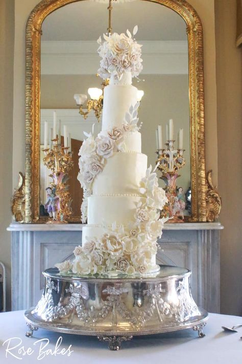 Wedding Cake Elegant Classy, Luxury Wedding Cake Design, Classy Wedding Cakes, Large Wedding Cakes, Tall Wedding Cakes, Wedding Cake Display, Big Wedding Cakes, Wedding Cakes Elegant, Luxury Wedding Cake