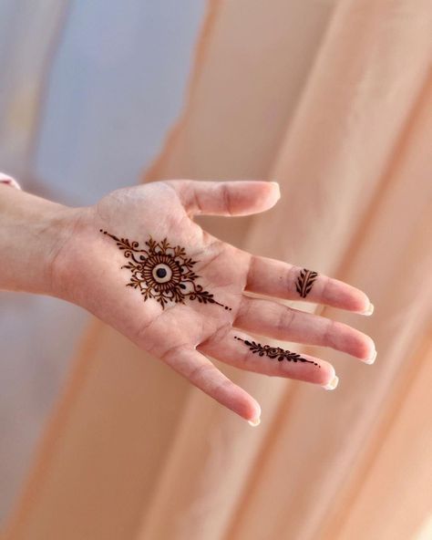 Henna Or Mehndi in Urdu Culture of centrl asia India Pakistan Turkish Africa Arab Countries Wedding Eid Speical #mehndi #henna #wedding #hennaart #hennaartist #mehndidesigns #hennatattoo #mehendi #mehndidesign #hennadesign #mehndiartist #hennadesigns #mehndiart #bride #bridalhenna #hennainspire #art #hennalove #indianwedding #bridalmehndi #bridal #mehandi #love #hennawedding #pakistaniwedding #hennainspo #mehndilove #whitehenna #mehndibride #hennainspiration #fashion #wedding #aesthetic #mehndi Simple Mehendi Designs Back Hand, Mehendi Designs For Hands Easy, Wrist Mehndi Designs, Mehendi Designs For Hands, Easy Mehendi, Henna Tattoo Design, Small Henna Designs, Short Mehndi Design, Simple Mehendi