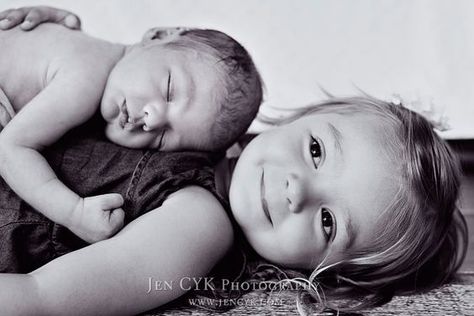 Brother Pictures, Newborn Sibling, Sibling Pictures, Sister Photography, Baby Fotografie, Sibling Photography, Sibling Photos, Big Brothers, Sister Pictures