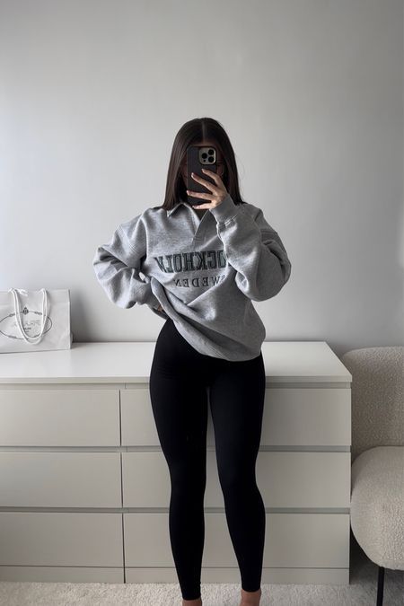 Grocery Outfit Casual, Comfy Clothes Outfit, Sweet Girl Outfits, Casual Outfit With Leggings, Oversized Style Women, Outfits Oversize, Outfit Chill, Sweet Outfits, Modele Fitness