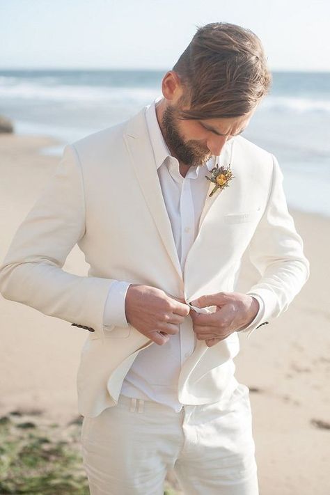 Beach Wedding Groom Attire Ideas / http://www.himisspuff.com/beach-wedding-groom-attire-ideas/6/ Linen Wedding Suit, Beach Wedding Groom Attire, Beach Groom, Linen Suits For Men, Beach Wedding Groom, Beach Wedding Suits, Groom Wedding Attire, Groom Looks, White Suit