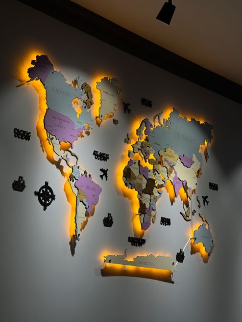 Travel Room Decor, Small Office Design Interior, Travel Room, World Map Wall Decor, Navi A Vela, Study Room Design, Interior Design Your Home, Map Wall Decor, World Map Wall Art