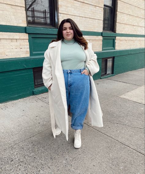 Styling a plus size white coat, white boots, and mint top from H&M, and Mom jeans from ASOS White Coat Outfit, Mint Top, Asos Curve, Relaxed Jeans, White Coat, White Boots, Coat Outfits, Neutral Fashion, Beige Sweater