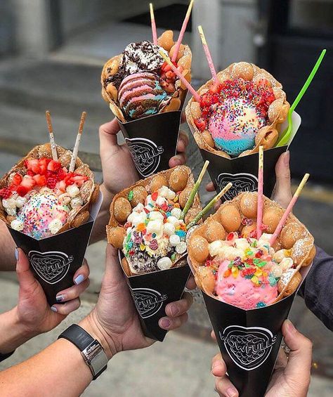 Waffle Pops, Hot Desserts, Ice Cream Business, Waffle Ice Cream, Bubble Waffle, Waffle Recipes, Cute Desserts, Ice Cream Sandwich, Food Obsession