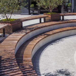 Public Outdoor Seating, Outdoor Amphitheater, Inspirational Architecture, Seating Bench, Public Space Design, Outdoor Theater, Public Seating, Magic Garden, Urban Furniture