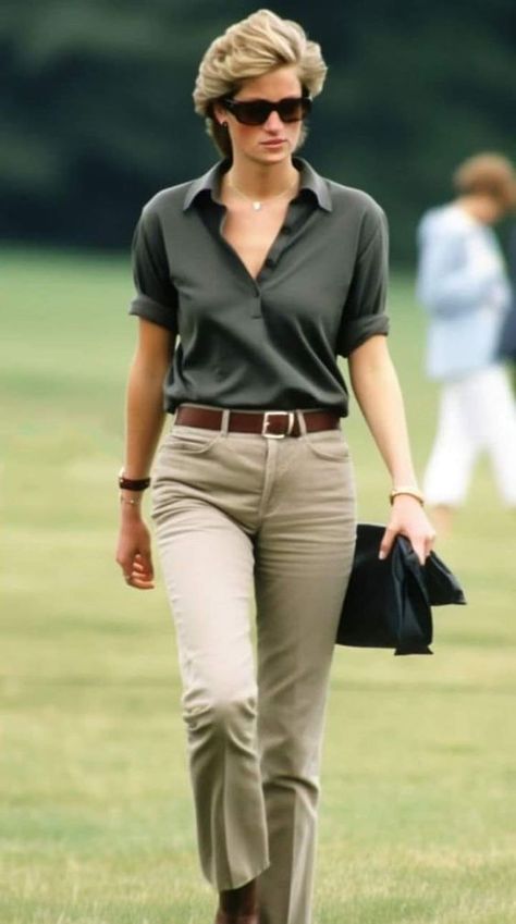 Diana Outfit Aesthetic, Powerful Women Fashion Classy, Lady Diana Spencer Outfit, Lady Diana Aesthetic, Princess Diana Outfits, Queen Diana, Diana Style, 1990 Style, Princess Diana Fashion