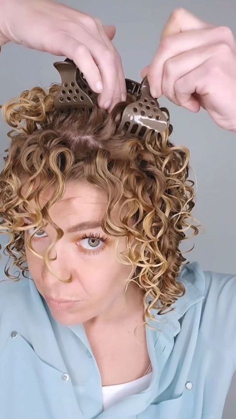 Bounce Curl | Wavy Curly Coily Hair Products | ➰Rootvolume➰ ° ° ° ° ° Bouncecurl created new Volume Root Clips, so I had to try 😍! Safe to say it helps with rootvolume, even for fine… | Instagram Root Clipping Curly Hair How To, How To Add Volume To Curly Hair, Ringlet Curls, Bounce Curl, Curly Hair Tutorial, Curly Hair Routine, Styling Brush, Hairdo For Long Hair, Coily Hair