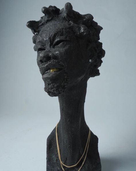 Black Aesthetic Sculpture, Black Women Sculptures, Black Woman Statue, Black And Gold Sculpture, African Bust Sculpture, Afrofuturism Art, African Sculptures, Afrocentric Art, Glitter Paint