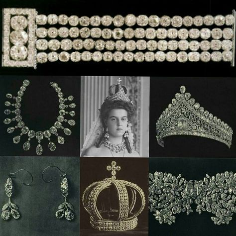 IMPERIAL RUSSIAN BRIDAL JEWELS ~ The long tiara, with a pink diamond in the middle, was made around 1800, for empress Elizabeth Alexeievna, wife of Alexander I. Brides also wore the Bridal Crown of more than 1500 diamonds used by Catherine the Great, 4 inches in diameter ca. 1845. The 475-carat necklace, was sold during the revolution. Maria Pavlovna, Royal Crown Jewels, Russian Jewelry, Bridal Jewels, Royal Crowns, Royal Tiaras, Catherine The Great, Diamond Tiara, Historical Jewellery