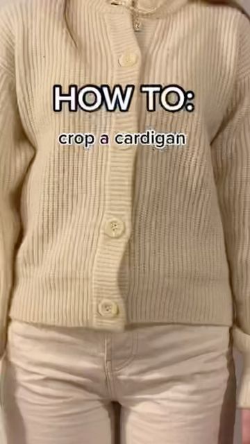 Ootd Cardigan Crop, Cardigan Video, Cropped Cardigan Outfit, How To Style A Cardigan, Crop Cardigan Outfit, Sweater Hacks, How To Wear Cardigan, Manhattan Fashion, Cropped Outfits