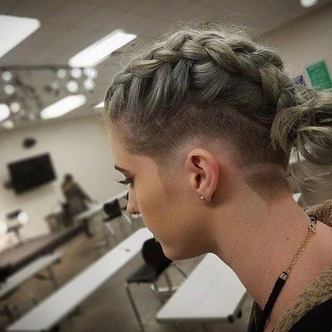 Undercut Hairstyles Women, Undercut Long Hair, Burst Fade, Thick Hair Styles Medium, Art Women, Shaved Sides, Hair Color And Cut, Undercut Hairstyles, Long Hair Women