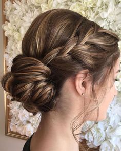 Work that updo. Junior Bridesmaid Hair, Sanggul Modern, Bridesmaid Updo, French Braid Hairstyles, Hello Pretty, Wedding Guest Hairstyles, Pinterest Hair, Bridesmaid Hair Updo, Low Bun