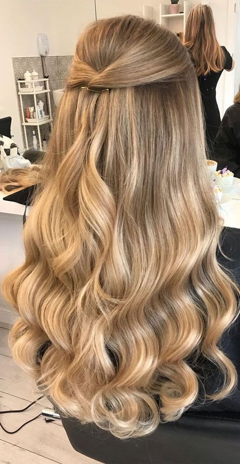 Half up for loose waves Here is a stunning and simple way to wear a half up half down style. The hair has been... Graduation Hairstyles For Long Hair, Grad Hairstyles, Curled Prom Hair, Formal Hair, Simple Prom Hair, Ball Hairstyles, Graduation Hairstyles, Haircut Styles, Prom Hairstyles For Long Hair