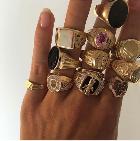 Vintage chunky gold rings Dope Jewelry, Chunky Rings, Jewelry Inspo, Pretty Jewellery, Piercing Jewelry, Bling Bling, Cute Jewelry, Beautiful Jewelry, Piercings