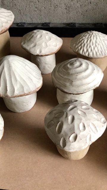 Clay Rattles Ideas, Clay Rattles Ideas Ceramics, Pottery Mushrooms, Clay Rattles, Clay Mushrooms Diy, Ceramic Mushrooms Pottery, Mushroom Pottery, Ceramic Mushrooms, Mushroom Jar