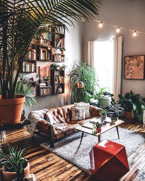 How to create boho living room on a budget? We have 25+ ideas and inspiration how to create a dreamy boho living room in your house or apartment! #boho #homedecor #boholivingroom #budgetdecorating Design Interior Modern, Lots Of Plants, Kitchen Shelf Decor, Apartment Decoration, Design Blogs, Living Modern, Bohemian Living, Kitchen Decorating, Bohemian Living Room