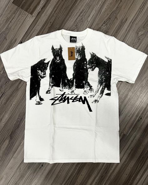 Stussy Doberman Tee #stussy #dobermantee #stussydoberman #tee #graphictees Dog Graphic Tee, Stussy Clothes, Streetwear Design Inspiration, Stussy Design, Stussy T Shirt, Stussy Clothing, Stussy Shirt, Stussy Tee, Streetwear Luxury