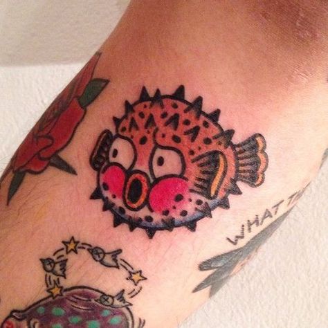 Pufferfish Tattoo, Puffer Fish Cartoon, Left Hand Tattoo, Cute Cartoon Fish, Traditional Black Tattoo, Hipster Tattoo, Vikings Tattoo, Explore Tattoo, Fish Tattoo