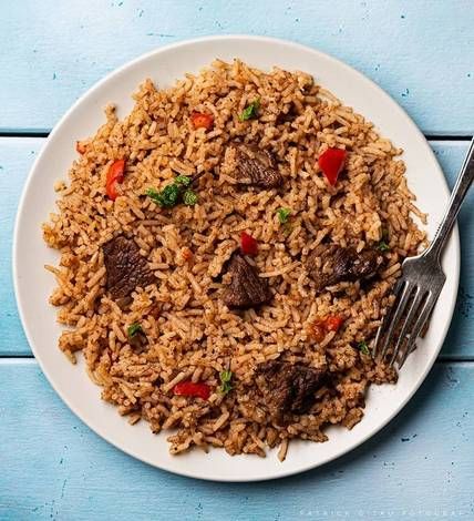 Beef pilau How To Cook Pilau, Beef Pilau Recipe, Rice With Meat, Pilau Rice, Chicken Shawarma Recipe, Shawarma Recipe, Goat Meat, Chicken Shawarma, Island Food