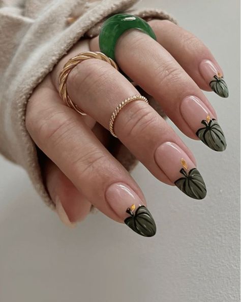 Pumpkin Nail Designs, Pumpkin Nail Art, Pumpkin Nails, Green Nail Designs, Nagel Tips, Christmas Nails Easy, Short Nails Art, Seasonal Nails, Thanksgiving Nails