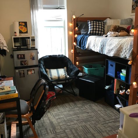 University of North Georgia dorm Black College Dorm Aesthetic, George Washington University Dorm, Male College Dorm, Men’s Dorm Room, Masculine Dorm Room, Mens Dorm Room, Male Dorm Room Ideas Colleges, Male Dorm Room Ideas, Boy Dorm Room