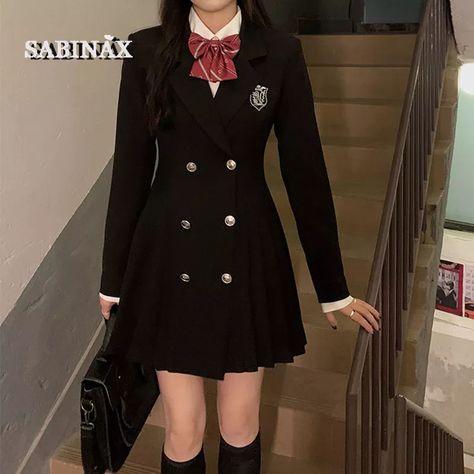 Pleated Short Skirt, College Uniform, School Uniform Fashion, School Uniform Outfits, Dress Autumn, Royal Outfits, Spring Skirts, Uniform Fashion, Diabolik