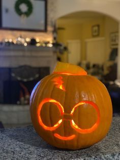 Easy Pumpkin Recipes, Easy Pumpkin Carving Ideas, All About Pumpkins, Funny Halloween Jokes, Cooking Decorating, Pumpkin Stands, Pumpkin Recipes Easy, Halloween Jokes, Easy Pumpkin Carving