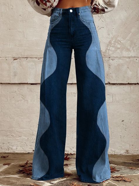 Different Denim Jeans, Pattern Wide Leg Pants Outfit, Cute Jeans With Designs, Cool Jeans Outfit, Bell Bottom Pants Pattern, Jeans Design Ideas, Pants For Curvy Women, Denim Pants Style, Denim Outfits For Women