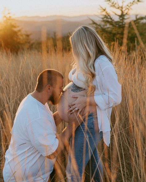 So so so happy for these THREE and couldn’t wait to share this evening 🥹🤍 They’ve been with me through couples, sneaky proposal in the snow while I was super pregnant with twins, engagement, wedding & now maternity 🥹 it’s almost like Jeremy loves photos 🤣 Engagement Photos Pregnant, Twin Maternity Photos, Pregnancy Couple, Maternity Photography Winter, Pregnant With Twins, Cute Engagement Photos, Photography Winter, Winter Maternity, Twin Pregnancy