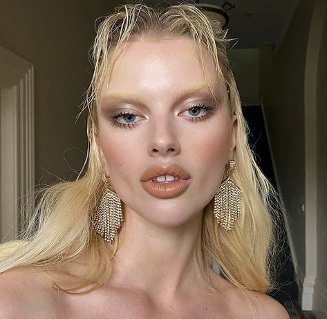 La Apartment, Bold Eyeshadow, Mekap Mata, 20 Makeup, Im So Sorry, Smink Inspiration, Runway Makeup, Ethereal Makeup, Unique Makeup