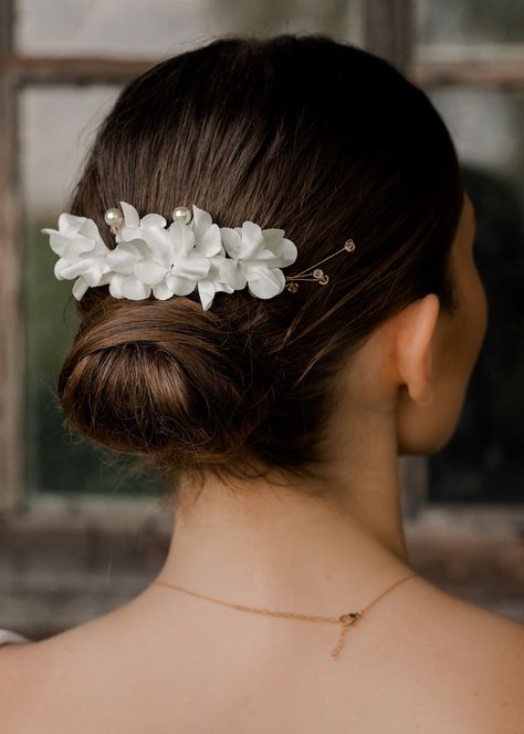 Floral Updo, Gold Bridal Hair Comb, Boho Bridal Hair, Fall Wedding Hairstyles, Bride Floral, Long Hair Updo, Bridal Flower, Comb Hair, Bridal Updo