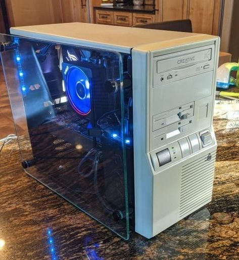 Sleeper Pc, Diy Pc Case, Custom Computer Case, Diy Pc, Build A Pc, Pc Builds, Computer Projects, Computer Build, Pc Gaming Setup