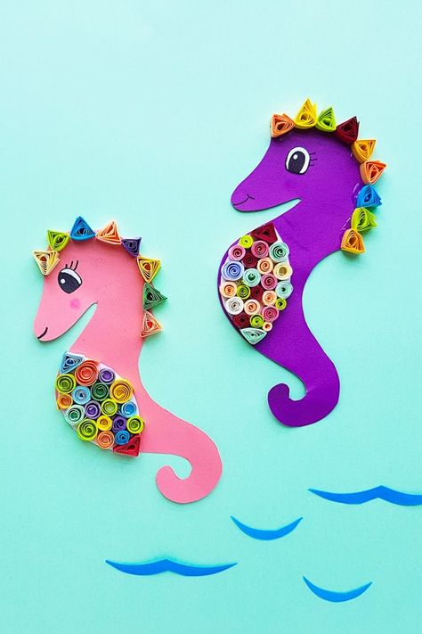 Quilled Seahorse Craft with Free Printable Template Quilled Seahorse, Sea Horse Craft, Horse Crafts Kids, Seahorse Craft, Seahorse Crafts, Ocean Craft, Craft For Beginners, Cute Seahorse, Origami Techniques