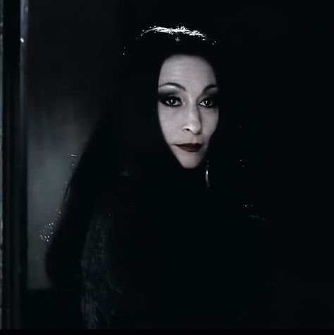 Morticia Addams Icon, Addams Family Aesthetic, Anjelica Huston, Goth Subculture, Vampire Goth, Morticia Addams, Emo Wallpaper, Romantic Goth, Goth Women