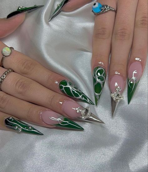 Green Stiletto Nails Designs, Baddie Nails Stiletto, Green Stiletto Nails, Stiletto Nail Designs, Acrylic Nails Nude, Aqua Nails, Abstract Nails, Mauve Nails, Nail Appointment