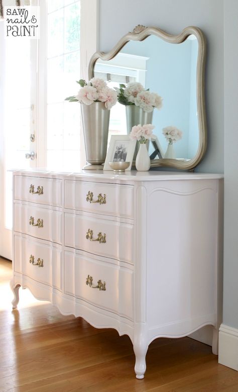 Fresh and pretty French Provincial dresser and mirror makeover using Benjamin Moore Advance paint in "Silky Smooth" and champagne gold for the mirror. French Provincial Bedroom Furniture, French Provincial Bedroom, Vintage Bedroom Furniture, French Dresser, Provincial Dresser, French Provincial Dresser, Provincial Furniture, French Provincial Furniture, Mirror Makeover