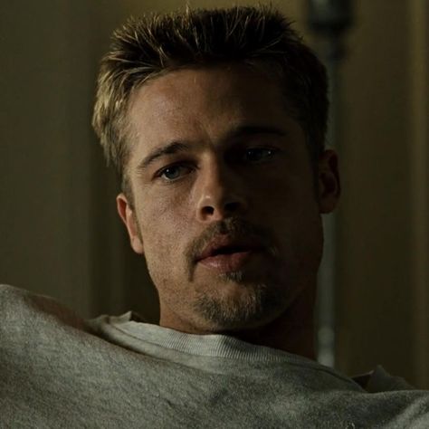 Brad Pitt Se7en, Brad Pitt Style, Brad Pitt Hair, Bradley Pitt, 90s Actors, Edward Norton, Tyler Durden, Hair Icon, Blonde Guys