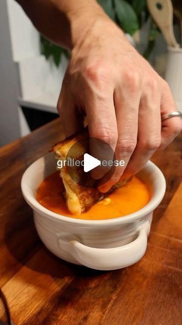 Tomato Soup With Cheese Toast, Grilled Cheese And Tomato Soup Recipe, Soup With Cheese, Homemade Grilled Cheese, Roasted Tomato Basil Soup, Basil Soup, Tomato Basil Soup, Cheese Toast, Tomato Soup Recipes