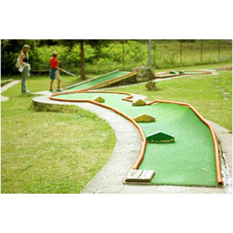 Mini golf course!<3 Mini Putt, Indoor Mini Golf, Golf Card Game, Putt Putt Golf, Top Golf Courses, Adventure Golf, Crazy Golf, Miniature Golf Course, Mini Golf Course