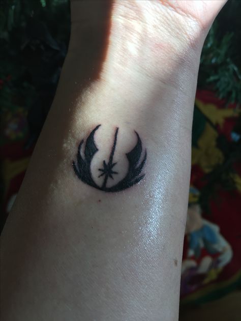 Star Wars Wrist Tattoo, Discreet Star Wars Tattoo, Jedi Tattoo Ideas, Jedi Symbol Tattoo, Jedi Order Tattoo, Tattoo Ideas Star Wars, Simple Star Wars Tattoo, Small Star Wars Tattoo, Minimalist Star Wars Tattoo