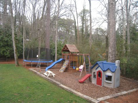 back yard for kids.. Pretty much exactly what I want. Yard For Kids, Backyard Kids, Kids Yard, Outdoor Play Space, Ideas For Backyard, Play Area Backyard, Outdoor Play Spaces, Backyard Kids Play Area, Backyard Trampoline