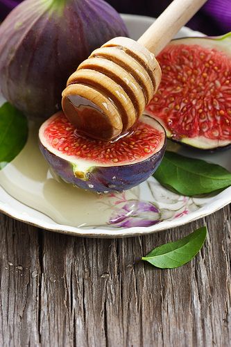 Figs and honey. | Flickr - Photo Sharing! Natural Constipation Remedies, Tummy Bug, Ibs Diet, Constipation Remedies, Healing Foods, Fig Recipes, Natural Colon Cleanse, Natural Antibiotics, Colon Cleanse