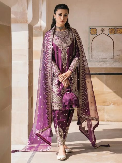 Shahkaar Luxury Lawn Collection 2024 By Jazmin - Umar Poshak Mehal पाकिस्तानी Suits, Festive Purple Lawn Suit With Digital Print, Lawn Dress Design, Dressing Design, Pakistani Culture, Ethnic Clothes, Asian Clothes, Pakistani Style, Dresses Traditional