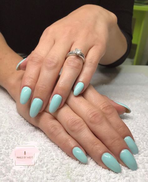 Mint Oval Nails, Aqua Nails Aesthetic, Light Green Round Nails, Robbins Egg Blue Nails, Aquamarine Almond Nails, Aqua Blue Nails Turquoise, Seafoam Blue Nails, Teal Oval Nails, Mint Teal Nails