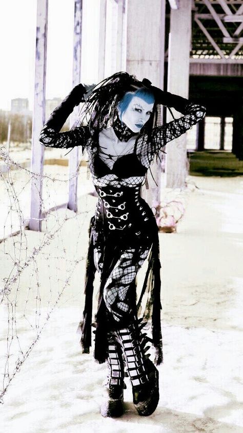 #CYBERGOTH #beauty Cybergoth Fashion, Industrial Goth, Arte Punk, Goth Look, Gothic Clothes, Cyberpunk Fashion, Goth Women, Goth Beauty, Punk Girl