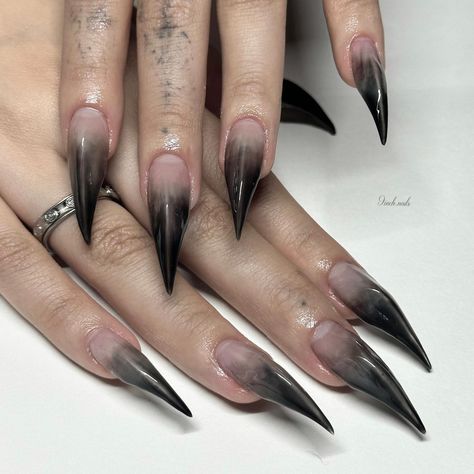 hwaoako Vampire Nails, Cozy Colors, Fall Nail Ideas, Mens Nails, Punk Nails, Gothic Nails, Claw Nails, Goth Nails, Grunge Nails