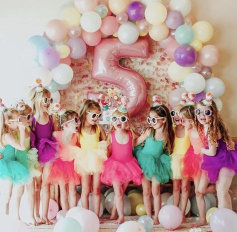 Birthday 5th Girl, 5th Birthday Photoshoot Ideas, Selfie Party, Tutu Birthday Party, 5th Birthday Party Ideas, Spa Birthday Parties, Spa Birthday, Birthday Party Theme Decorations, Birthday Photography